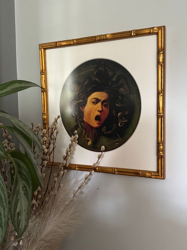 bamboo picture frame with round matboard